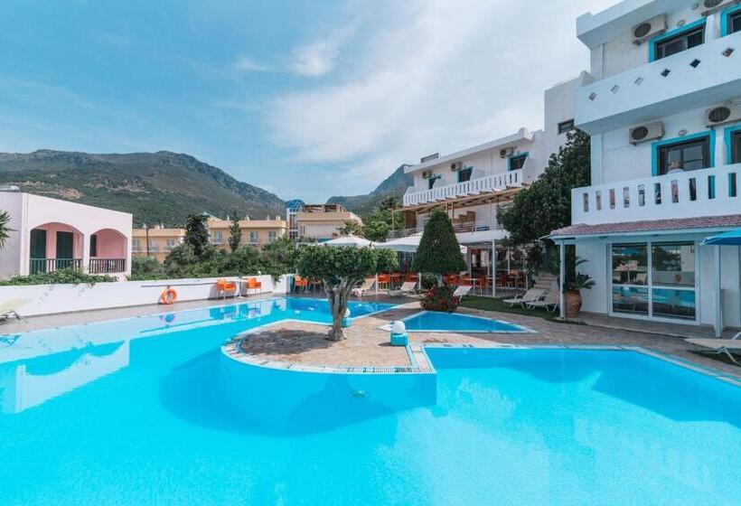 اتاق استاندارد با چشم‌انداز استخر, Myrtis Spa
