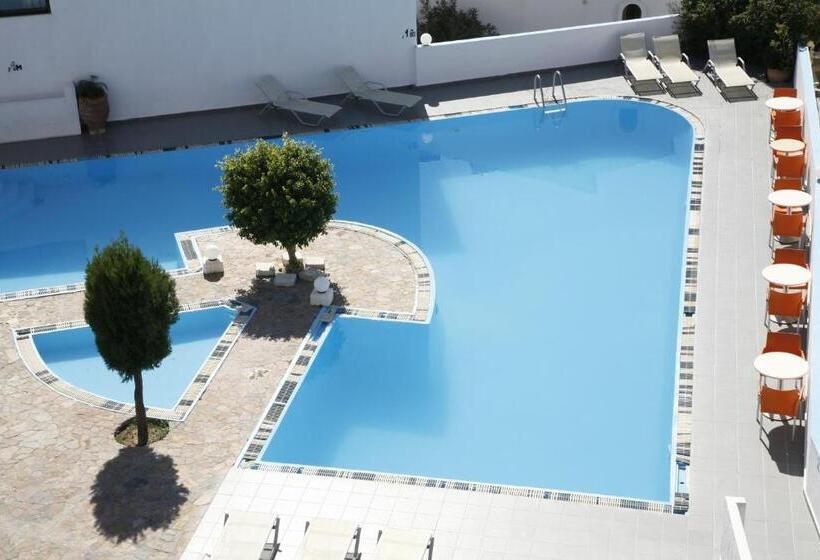 اتاق استاندارد با چشم‌انداز استخر, Myrtis Spa