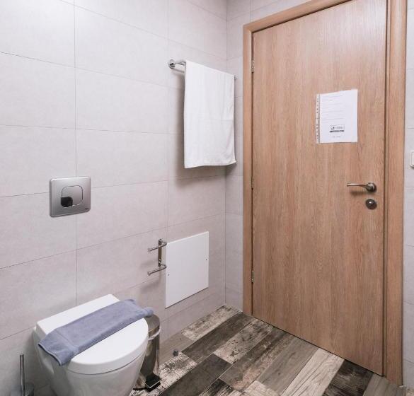 سوییت جونیور با چشم‌انداز استخر, Myrtis Spa