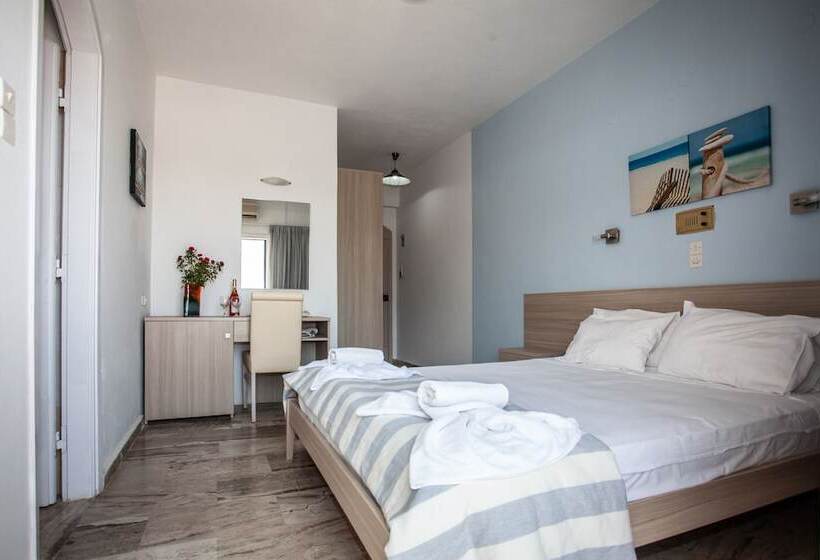 اتاق استاندارد با چشم‌انداز استخر, Myrtis Spa