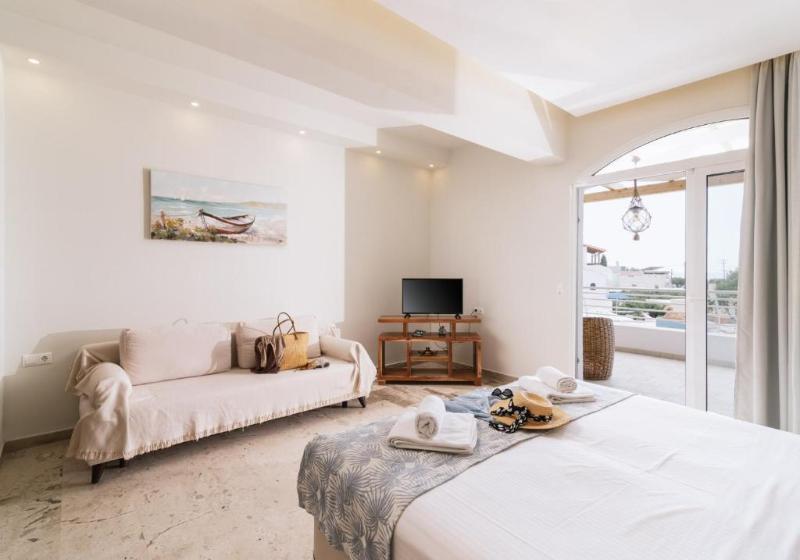 سوییت جونیور با چشم‌انداز استخر, Myrtis Spa