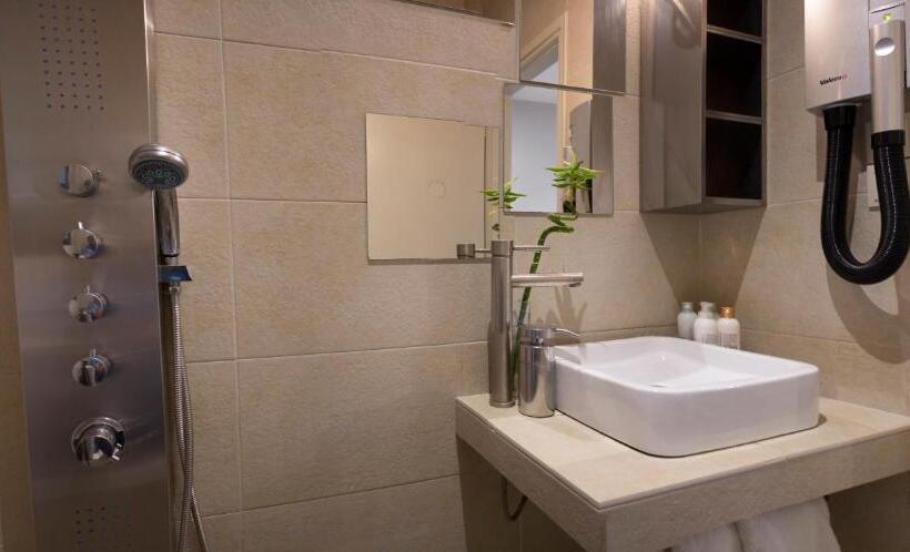 Deluxe Suite Sea View, Palms And Spas Villas Retreat