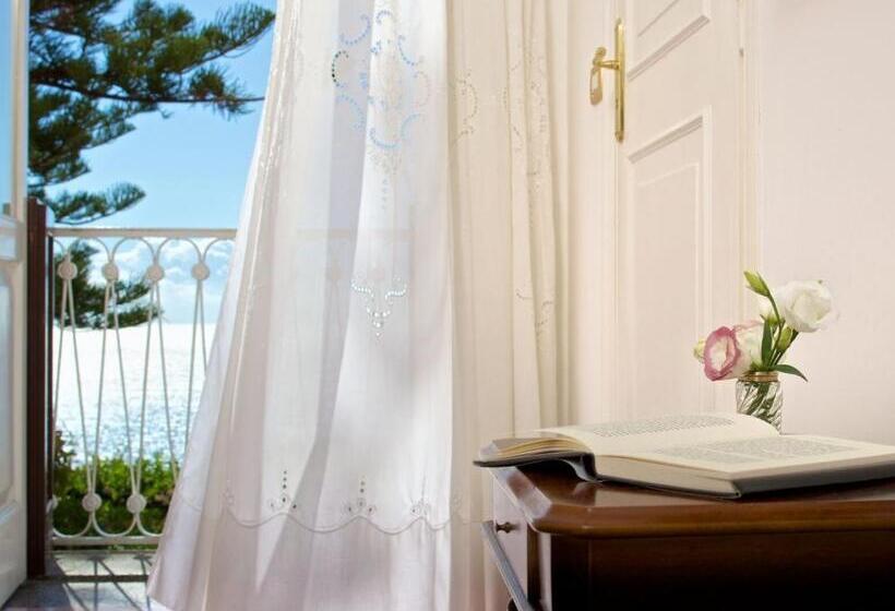 اتاق کلاسیک با چشم‌انداز دریا, Romantic Hotel & Restaurant Villa Cheta Elite