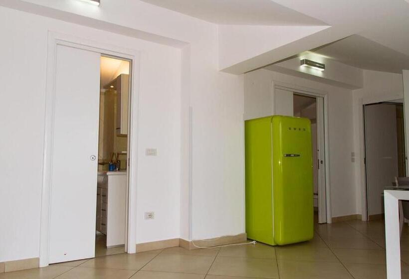 سوییت جونیور با چشم‌انداز دریا, Riviera Ionica