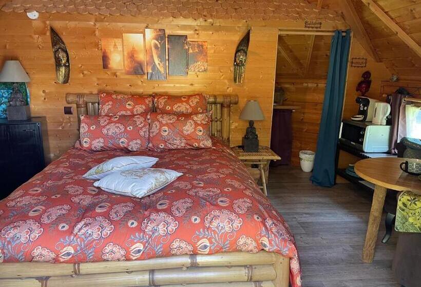 اتاق استاندارد با وان آب گرم, Aux Murmures De La Nature B&b