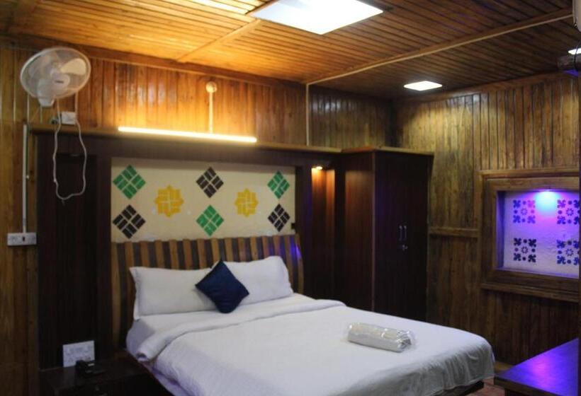 اتاق استاندارد با چشم‌انداز باغ, Greenwood Resort