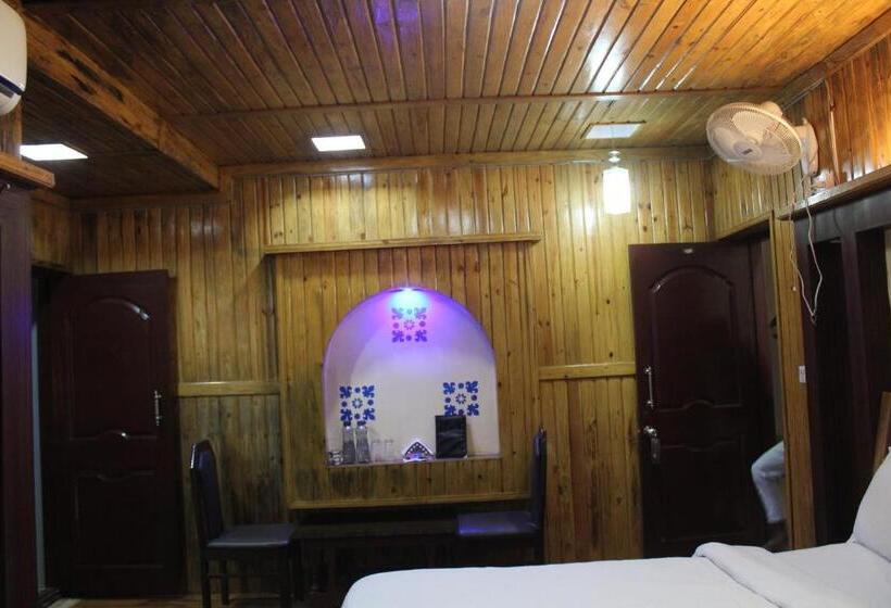 اتاق استاندارد با چشم‌انداز باغ, Greenwood Resort