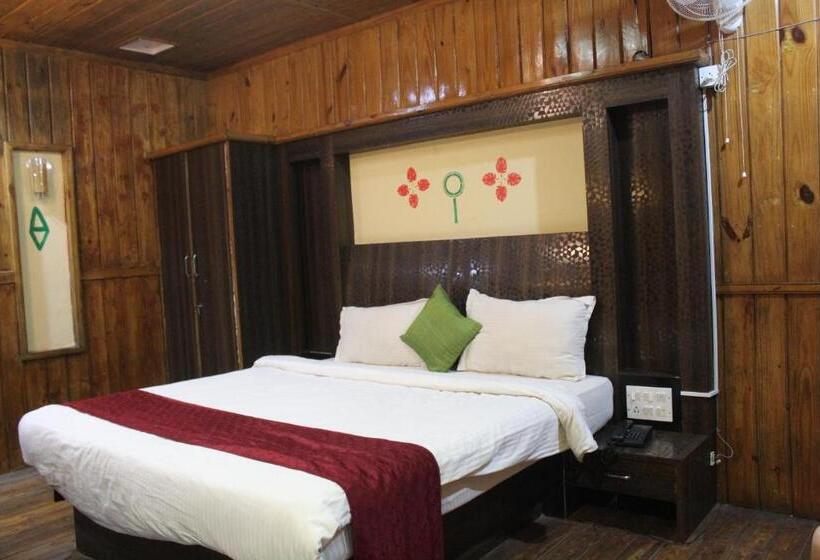اتاق سوپریور با تخت بزرگ, Greenwood Resort