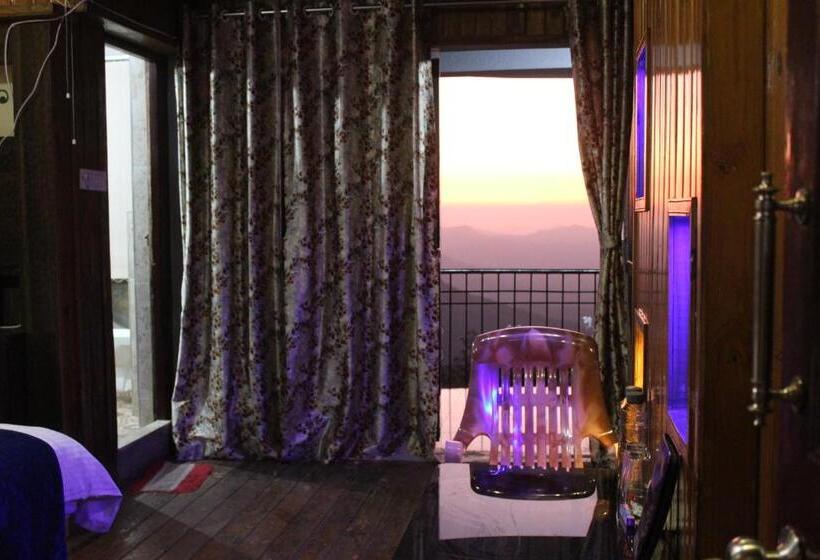 اتاق سوپریور با تخت بزرگ, Greenwood Resort