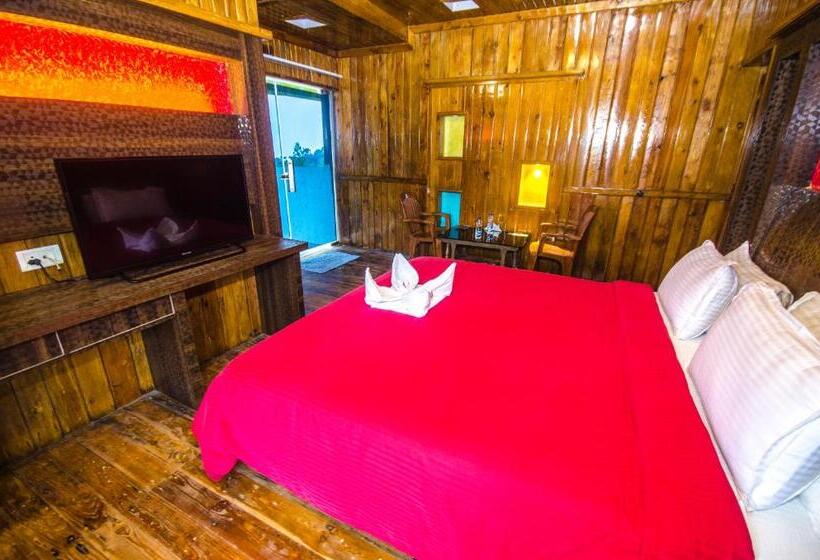 اتاق سوپریور با تخت بزرگ, Greenwood Resort