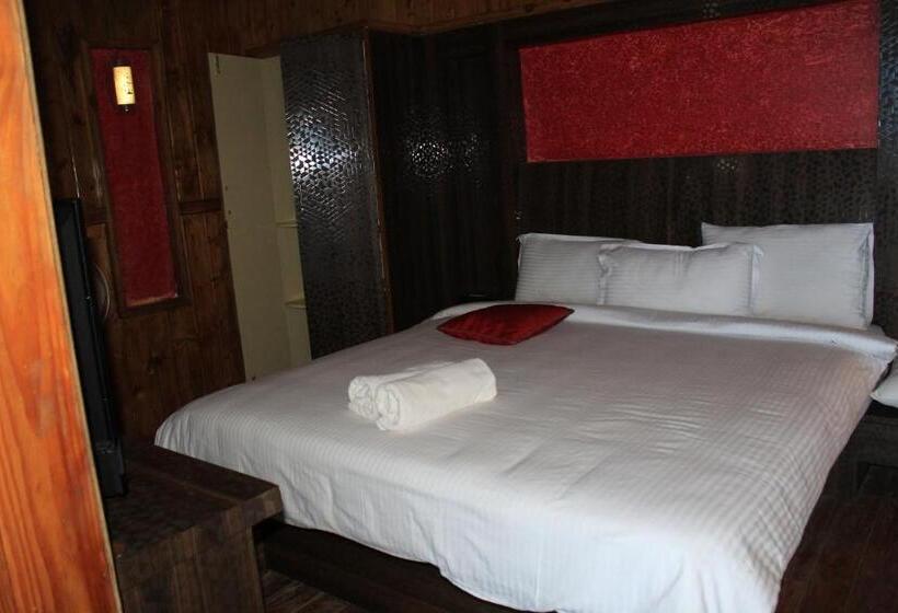 اتاق سوپریور با تخت بزرگ, Greenwood Resort