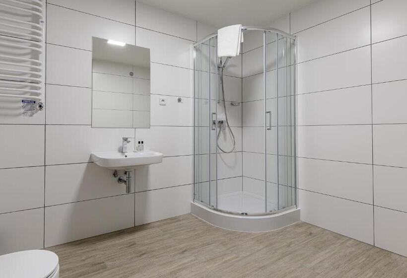 سوییت جونیور, Aqua House