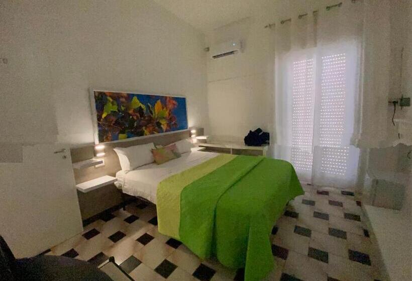 اتاق لوکس با چشم‌انداز دریا, Peschici Home Filocco Stanza E Bagno Privato