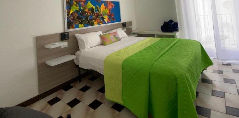 اتاق لوکس با چشم‌انداز دریا, Peschici Home Filocco Stanza E Bagno Privato