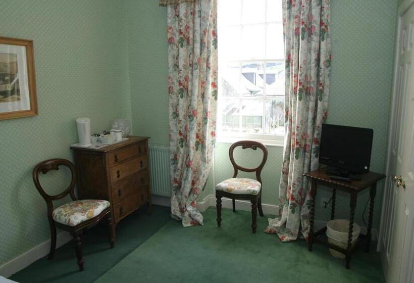 اتاق استاندارد با چشم‌انداز باغ, Kirklands House