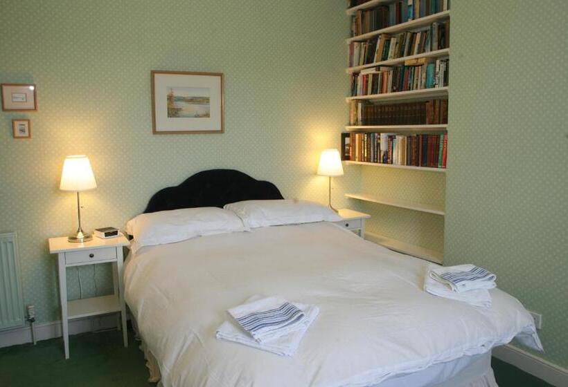 اتاق استاندارد با چشم‌انداز باغ, Kirklands House