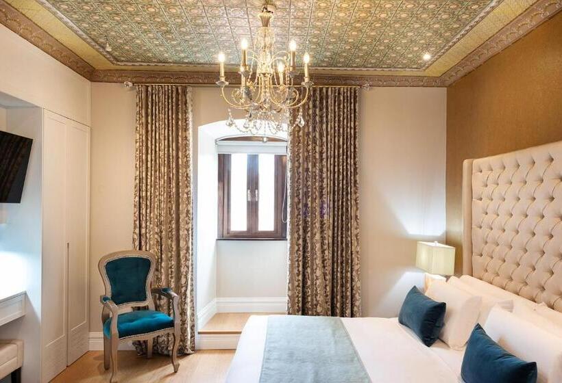 مجموعه ویستا شهر, Itza Hotel Boutique Internacional