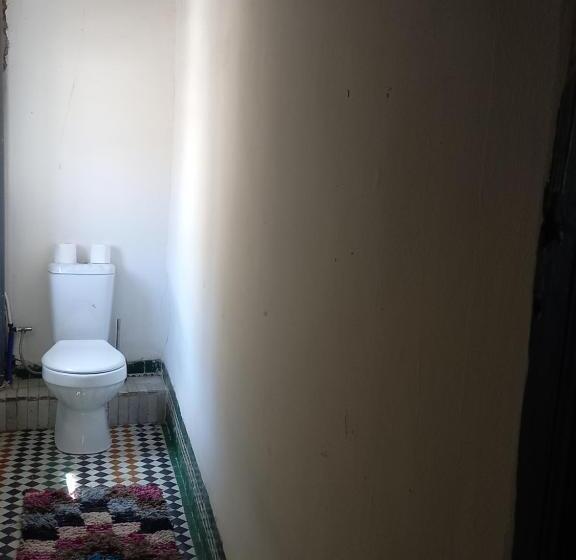 اتاق لوکس با تخت بزرگ, Palais Alfirdaous Medina