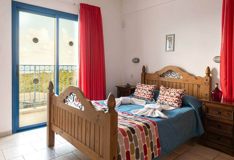 ویلای 3 خوابه با استخر, Azzurro Luxury Holiday Villas