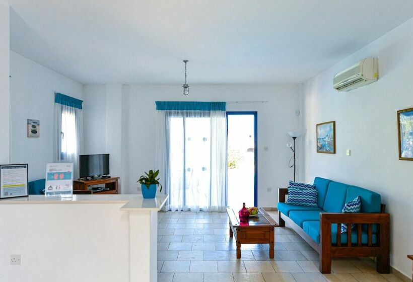 3 Schlafzimmer Villa mit Pool, Azzurro Luxury Holiday Villas