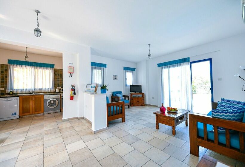 ویلای 3 خوابه با استخر, Azzurro Luxury Holiday Villas