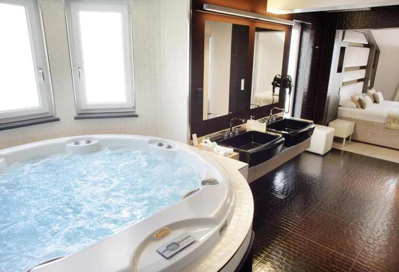 سوئیت اجرایی با چشم‌انداز دریا, Damianii Luxury Boutique Hotel & Spa