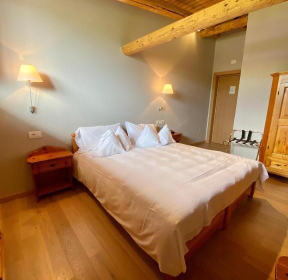 Habitaci�n Est�ndar Abuhardillada, Rutzer Hotel Ristorante & Panoramic Spa