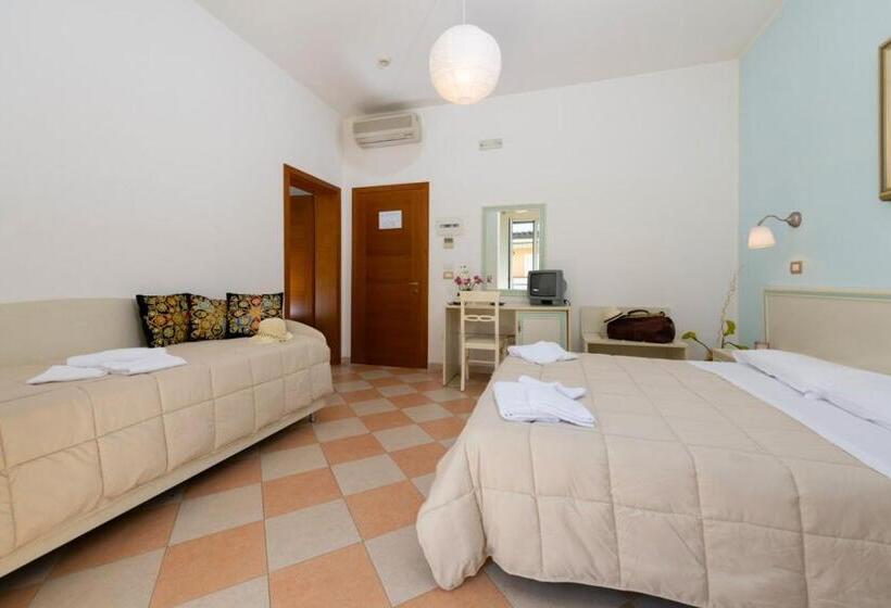 Standard Single Room, Bruna