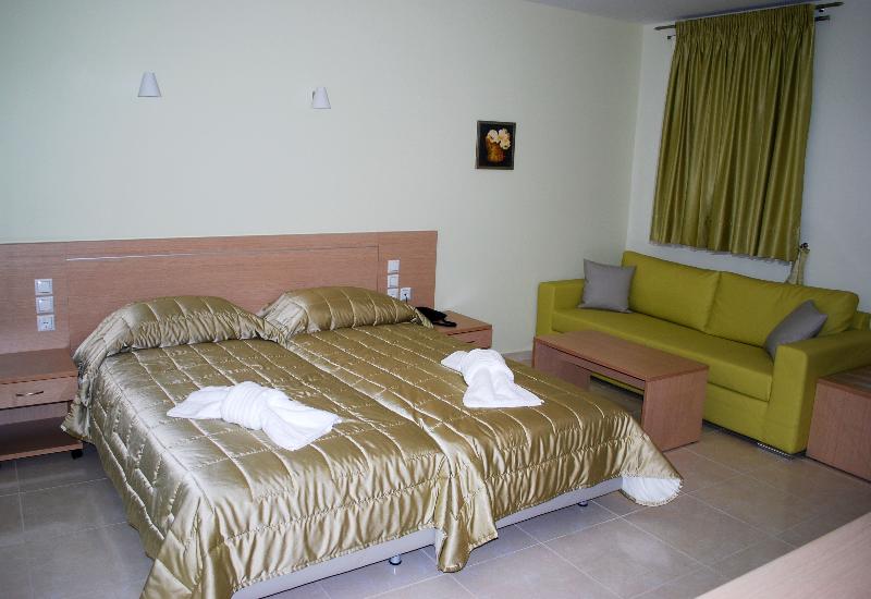 استودیوی استاندارد, Eleana Boutique Hotel & Blue Infinity