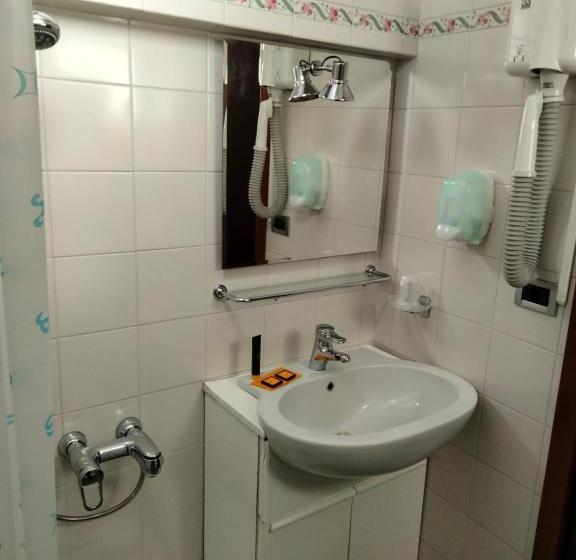 اتاق کلاسیک چهارنفره, Hg Hotel Italia