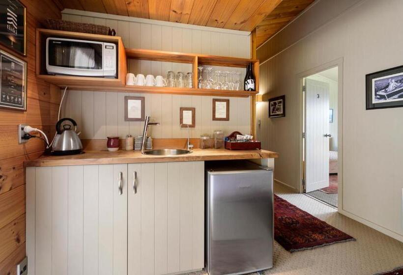 سوئیت پریمیوم, Koura Lodge