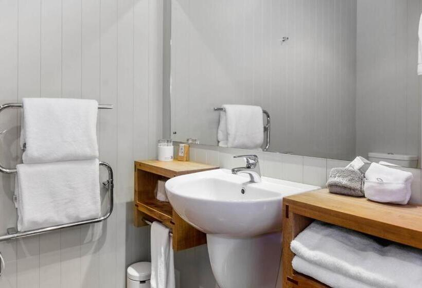 آپارتمان 1 خوابه, Koura Lodge