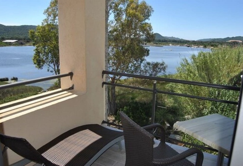 Superior Room Pool View, Les Roches Blanches