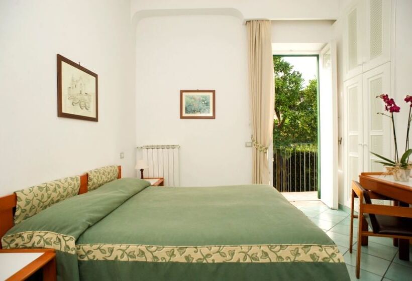 اتاق استاندارد سه تخته با بالکن, & Residence Matarese