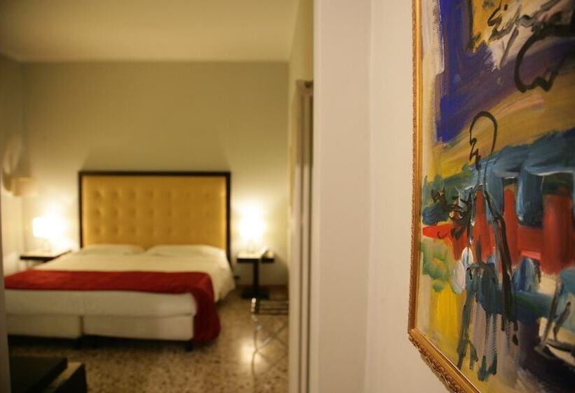 Standard Room, Piazza Marconi