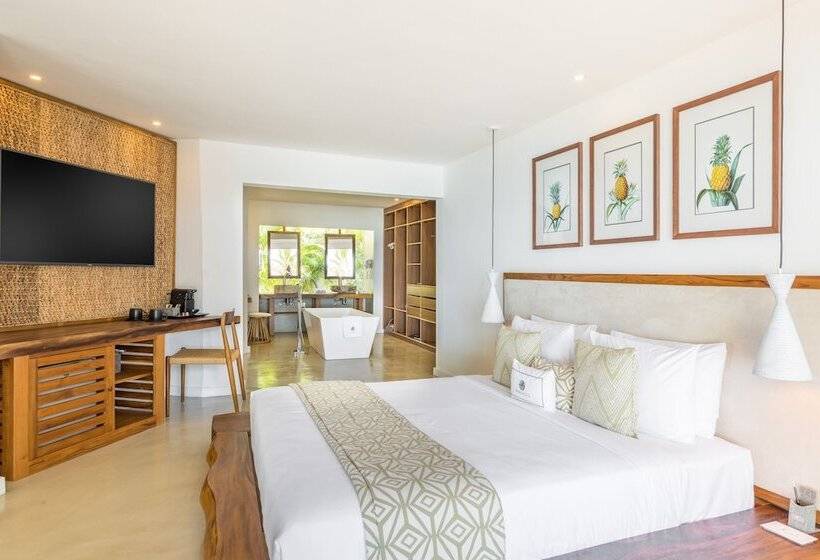 سوئیت رویال, Seasense Boutique Hotel & Spa