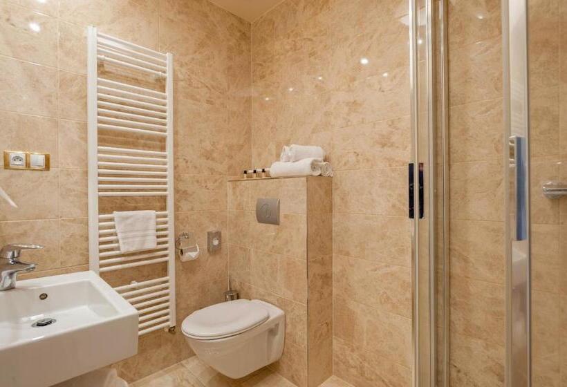 اتاق خانوادگی با چشم‌انداز باغ, Spa Resort Pawlik Aquaforum