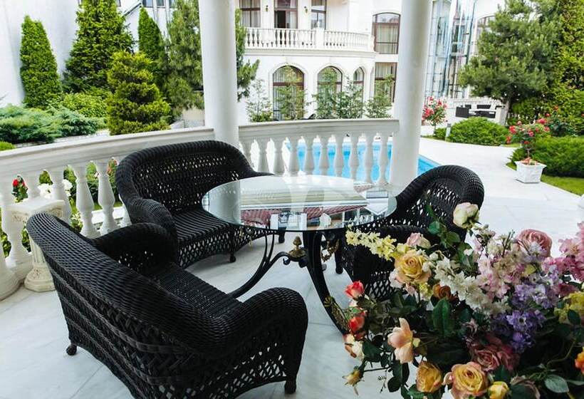 ویلای 1 خوابه, Villa Le Premier Maestro