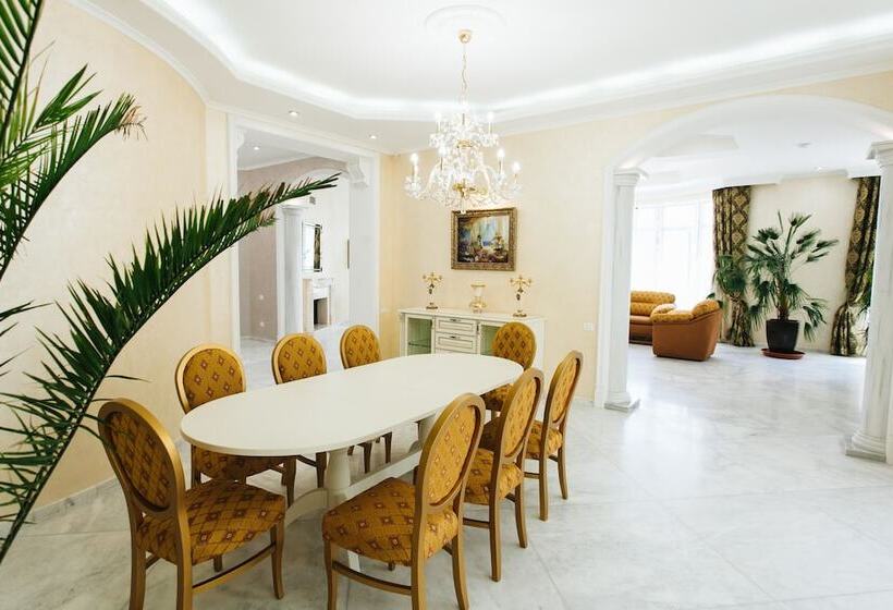ویلای 1 خوابه, Villa Le Premier Maestro