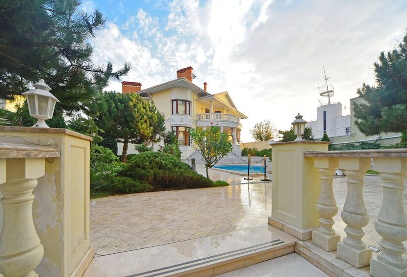 سوئیت رویال, Villa Le Premier Maestro