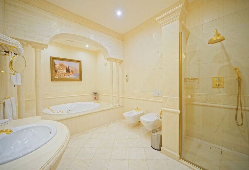 سوئیت رویال, Villa Le Premier Maestro