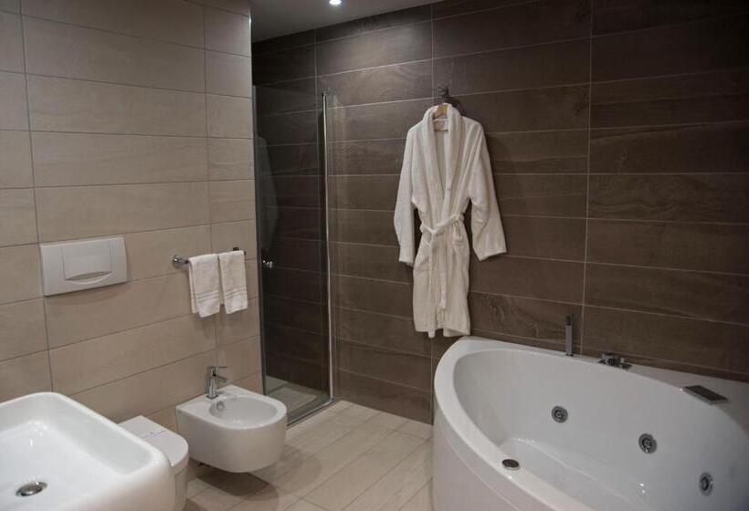 سوئیت کلاسیک, Viva Hotel Avellino