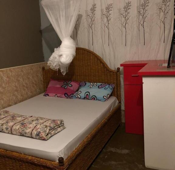 اتاق لوکس, The Greenhouse Hostel Arusha Tanzania