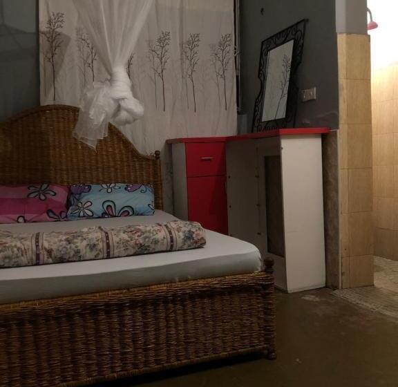 اتاق لوکس, The Greenhouse Hostel Arusha Tanzania