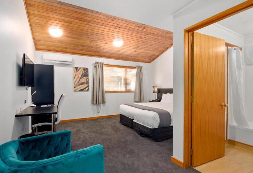اتاق سوپریور با تخت بزرگ, Riverside Hotel Marlborough