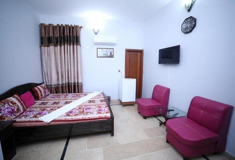 اتاق لوکس, Seasons Inn