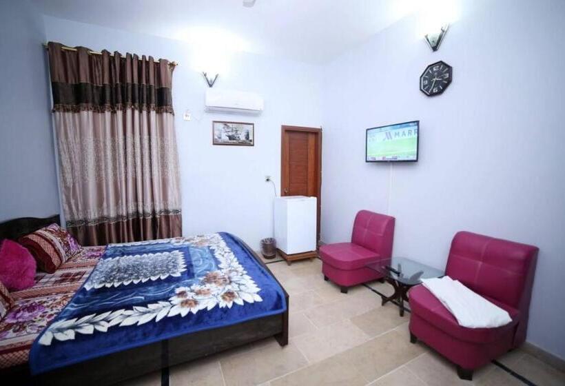 اتاق لوکس, Seasons Inn