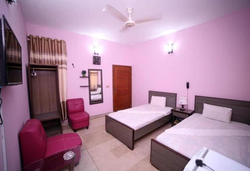 اتاق لوکس خانوادگی, Seasons Inn