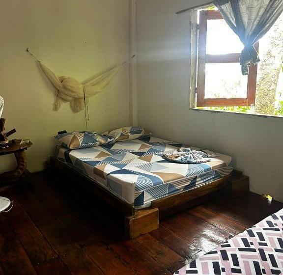 اتاق استاندارد چهار تخته, Utria Hostel