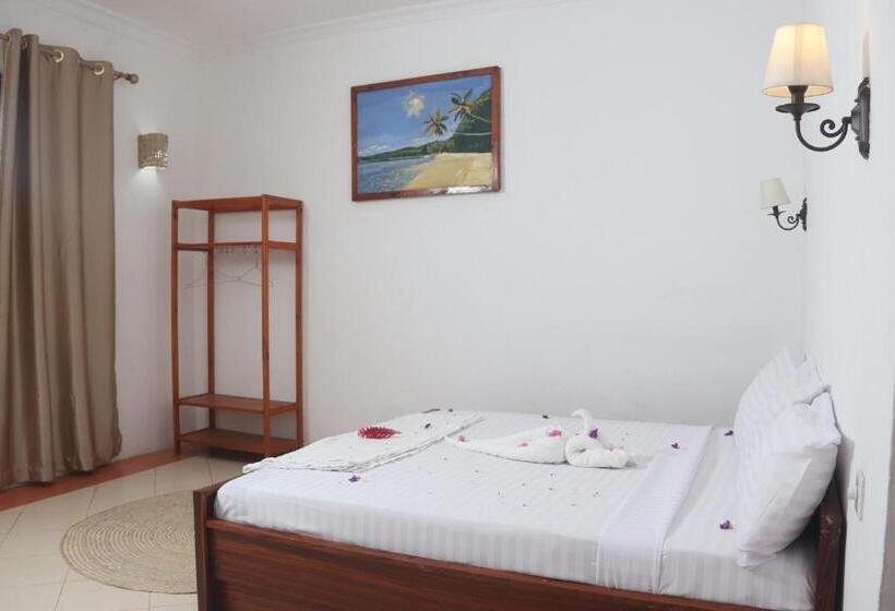اتاق استاندارد, Chukwani Executive Inn